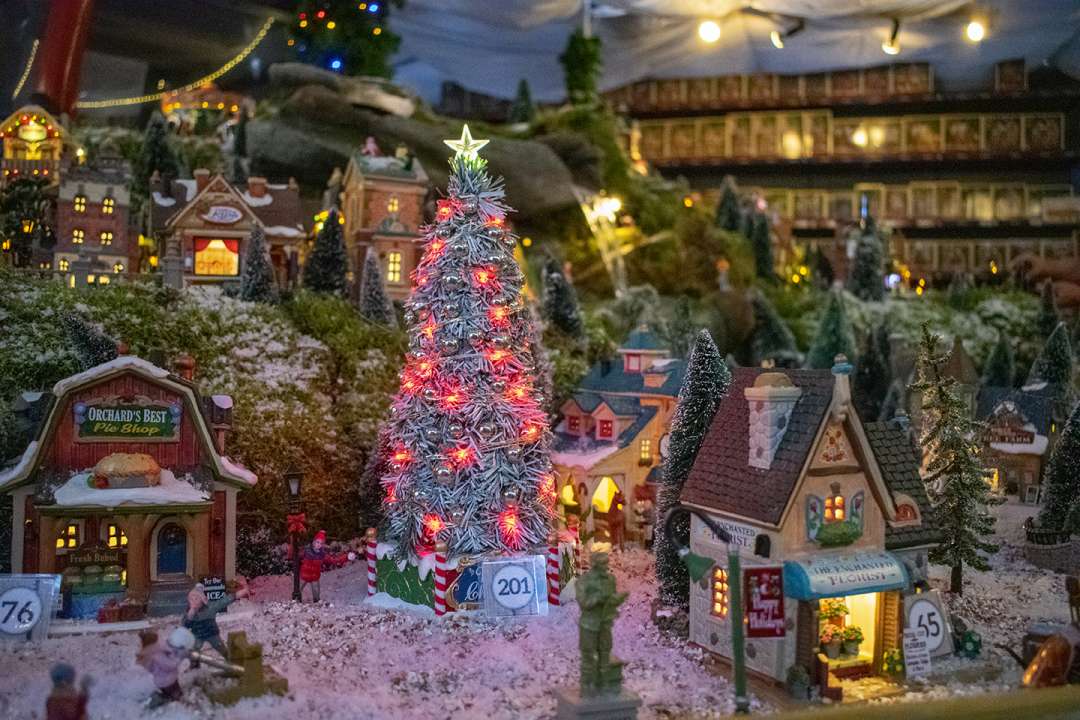 Lemax figuren kopen | Tuincentrum de Driesprong Zoetermeer